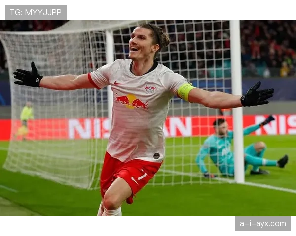 南美足球定位球战术迎来创新突破,精妙配合掀起赛场新风潮 南美足球定位球战术迎来创新突破,精妙配合掀起赛场新风潮