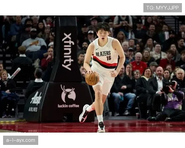 杨瀚森篮下强攻效率领先队友 制造对位优势明显提升前场得分