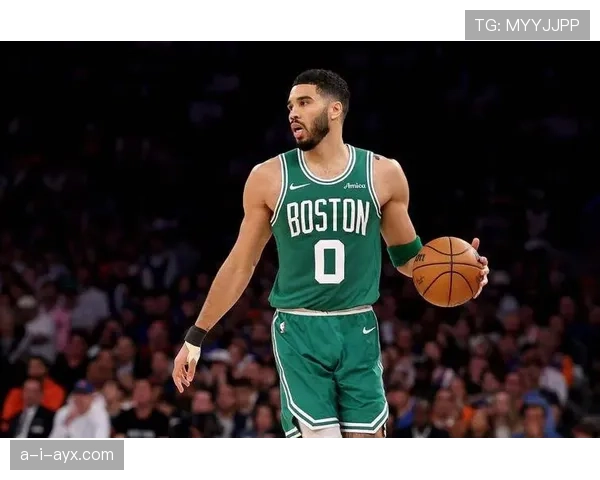 塔图姆无球跑动效率提升，拉开空间改变绿军进攻结构