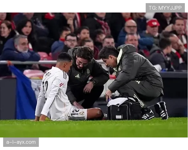 皇马巨星扎堆，进攻层次混乱问题显现，对赛季走势形成制约